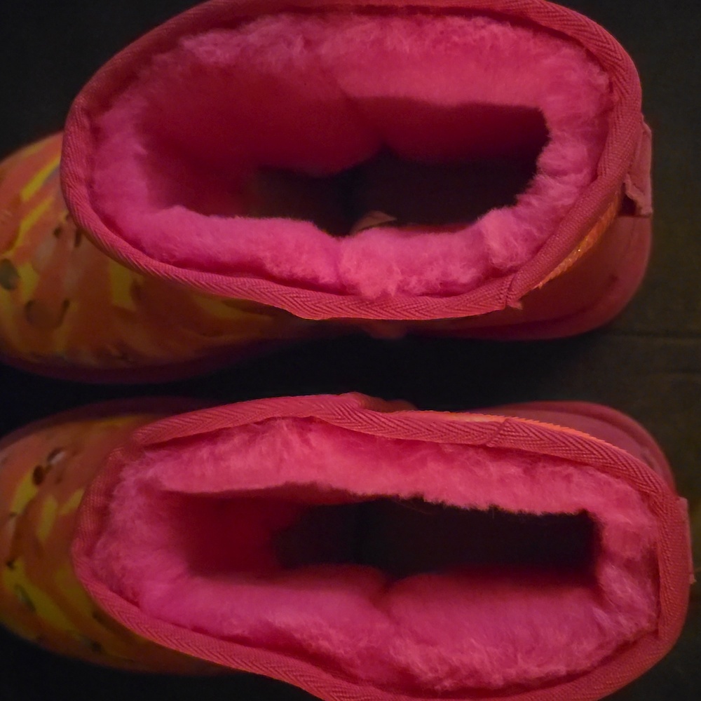 Womens Uggs - Picture 3 of 6